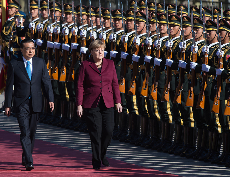 Merkel’s Visit Touts Industrial Strengths as Airbus Lands Massive Deal